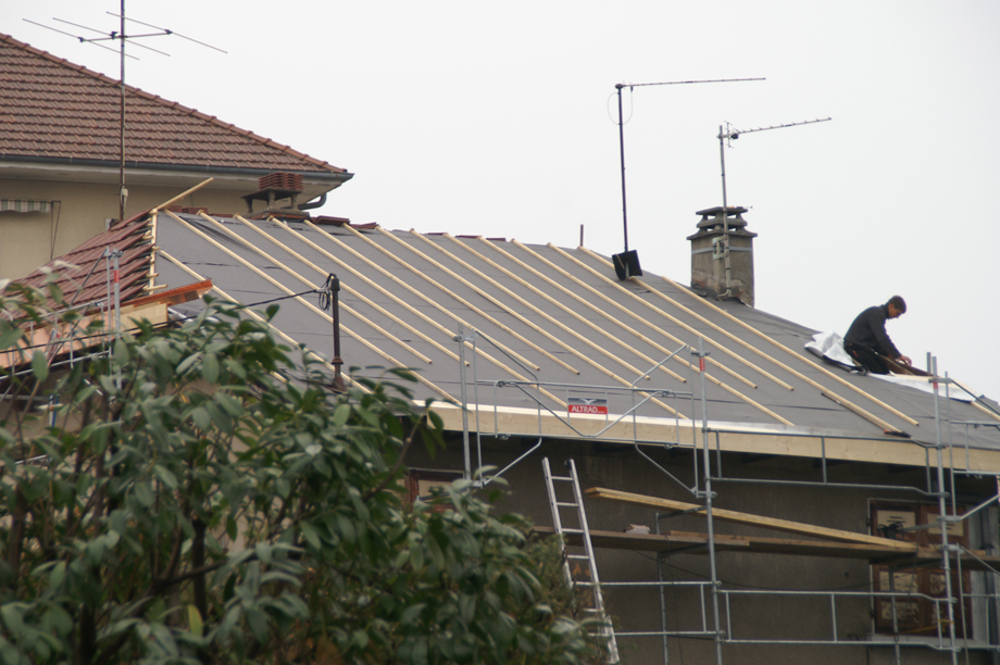 Travaux de rénovation de la toiture d'une copropriété à Annecy