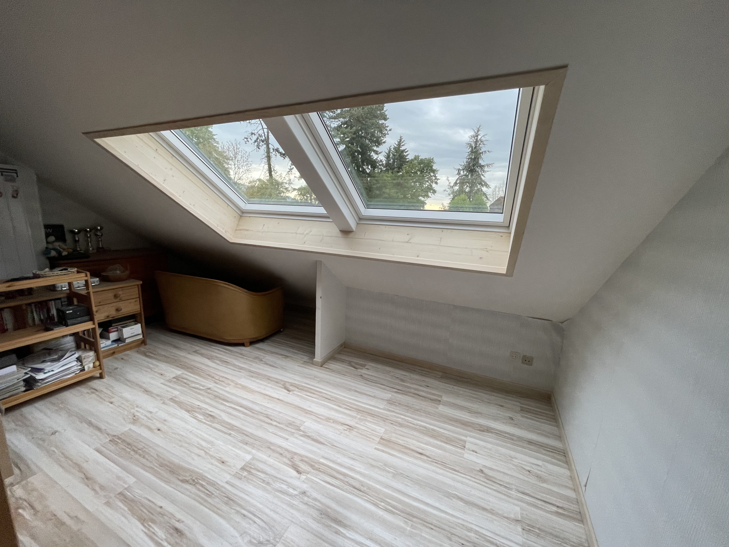 Installation d’une double fenêtre de toit VELUX à Annecy-le-Vieux en Haute-Savoie