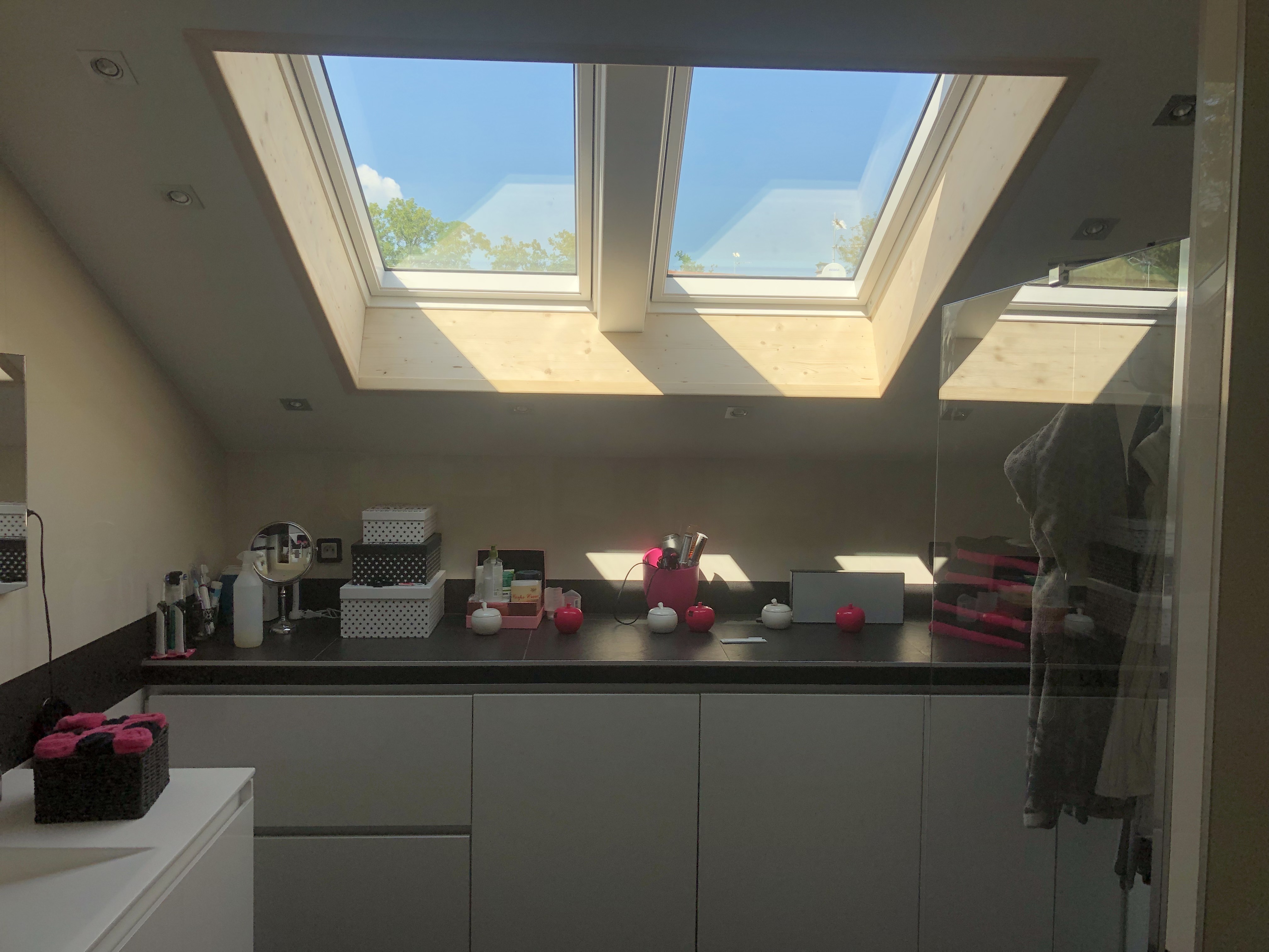 Création d’une double fenêtre de toit VELUX à Thoiry